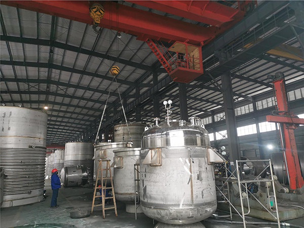 廂(xiang)式壓(ya)濾機(ji)的自(zi)動卸(xie)餅裝(zhuang)置