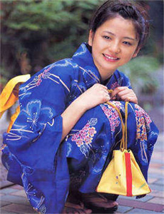 《女士不遮阴小内搭走秀-麻花天美星空传媒MV的特色服务》