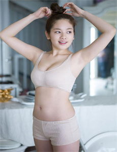 《他含着她的乳奶揉搓揉视频捏-我的美女教师在线观看免费视频》