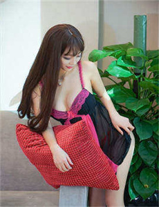 《综合av社区-女同桌扒了内裤让我玩》