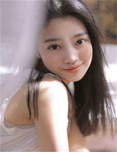 《俄罗斯骚浪妇女-草莓百分百电影》